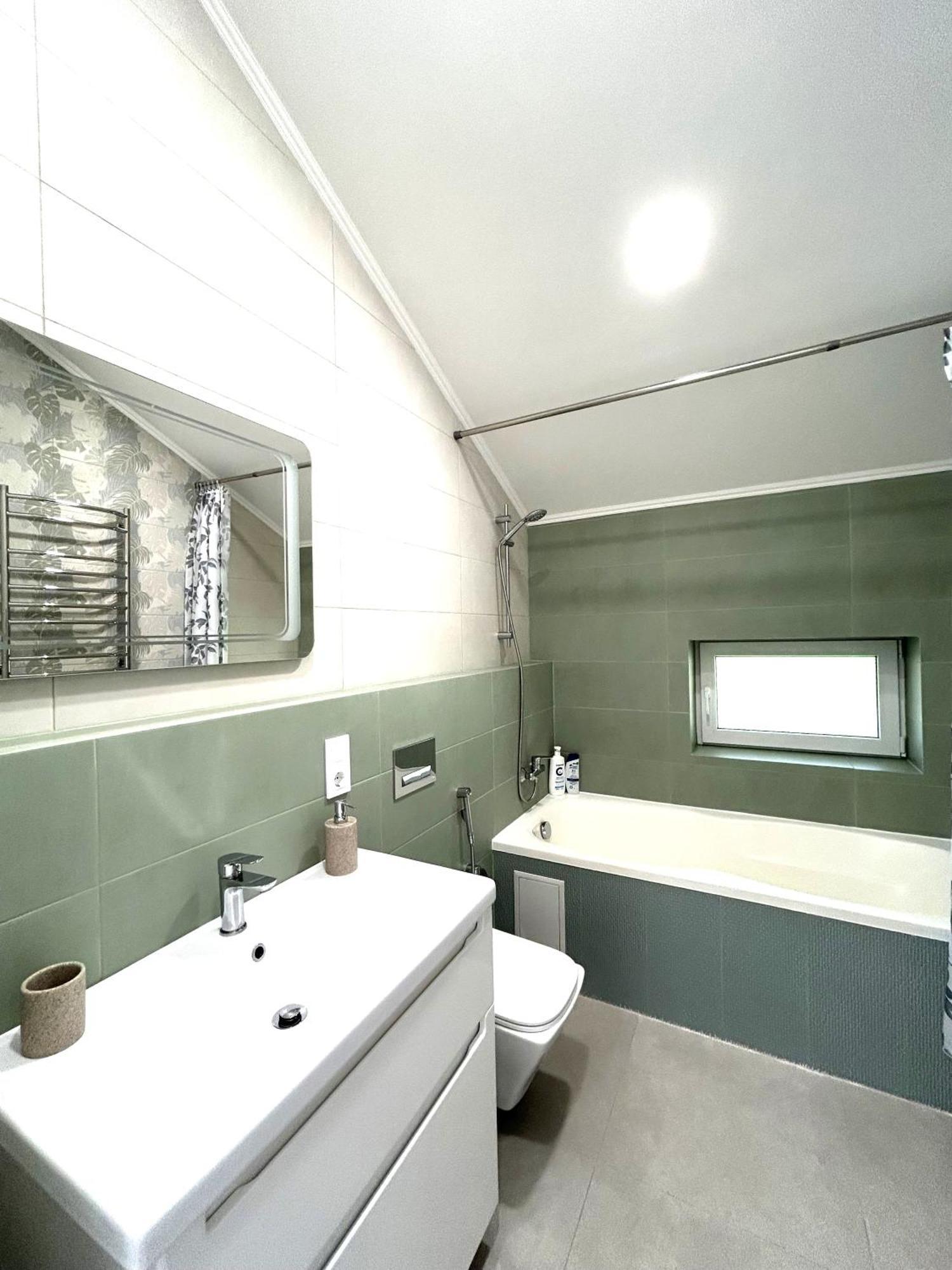 Modern Apartment, 5Mins To Rynok Square Lviv Exterior photo