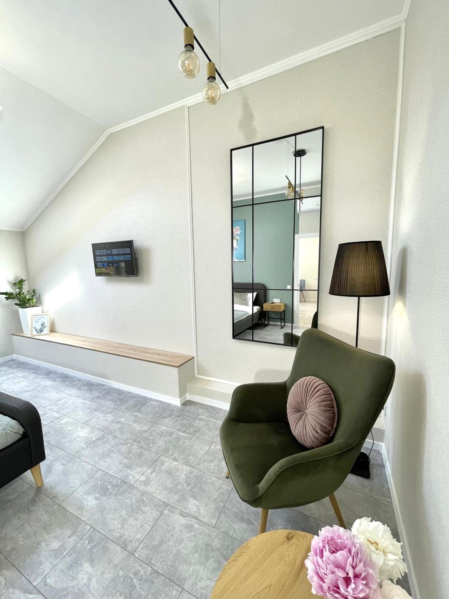 Modern Apartment, 5Mins To Rynok Square Lviv Exterior photo